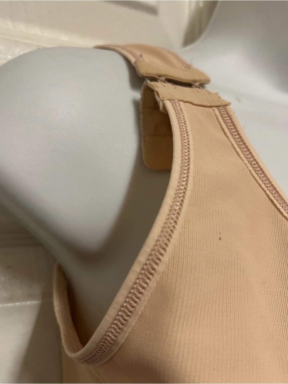 Marena Recovery
Shirred Front Recovery Bra - Style No. B2 Size 34 36 - Picture 9 of 10